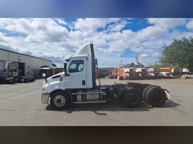 2019 Freightliner Cascadia 126