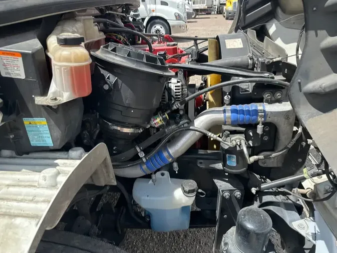 2018 FREIGHTLINER M2 106