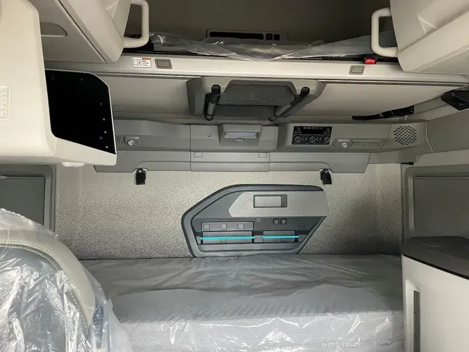 2026 VOLVO VNL64T8601548247fb340e506c5cba4cf9e24bb6f