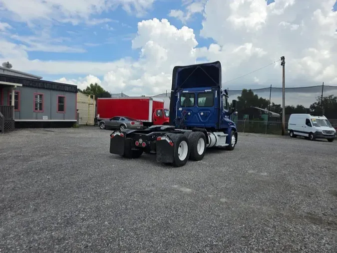 2020 FREIGHTLINER/MERCEDES CASCADIA 125