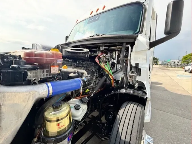 2022 FREIGHTLINER CASCADIA 126