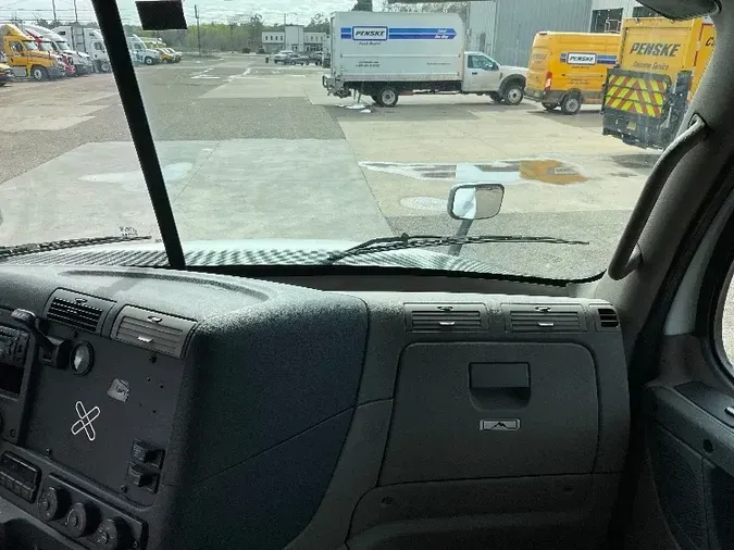2014 FREIGHTLINER X12564ST