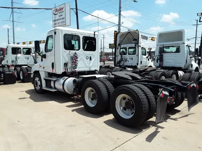 2020 FREIGHTLINER CASCADIA 125