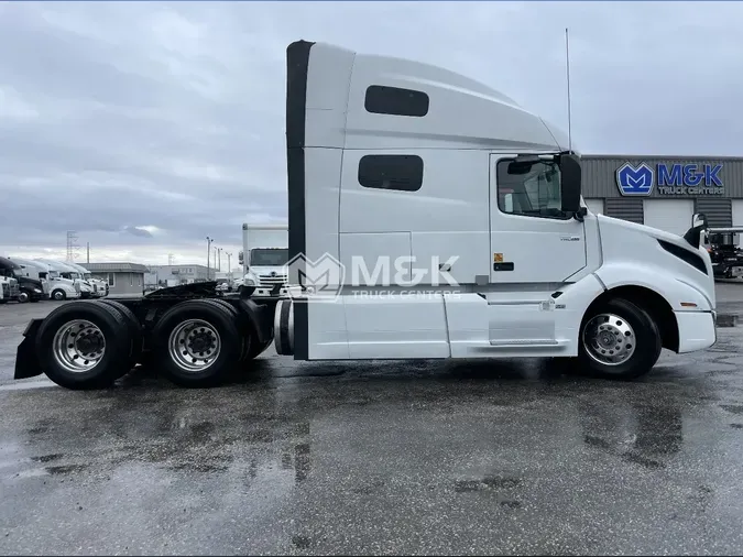 2020 VOLVO VNL64T760