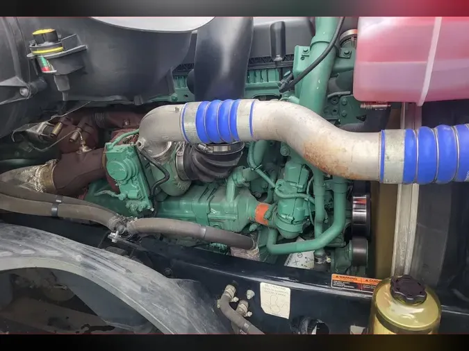 2019 VOLVO VNL64TRACTOR