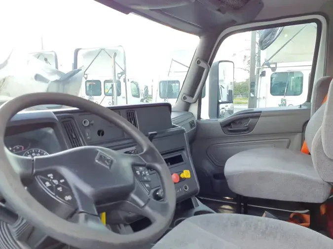 2019 NAVISTAR INTERNATIONAL RH613 DAYCAB S/A