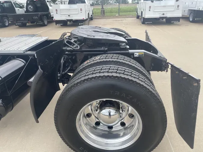 2019 Peterbilt 337