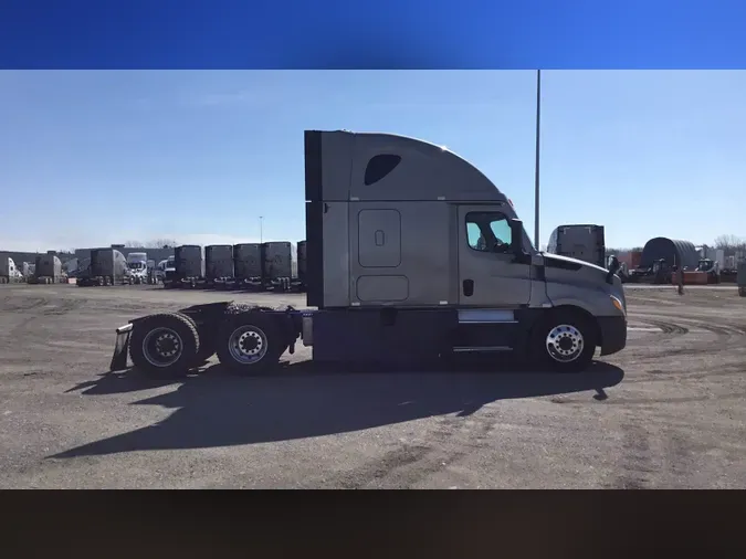 2022 Freightliner Cascadia 126