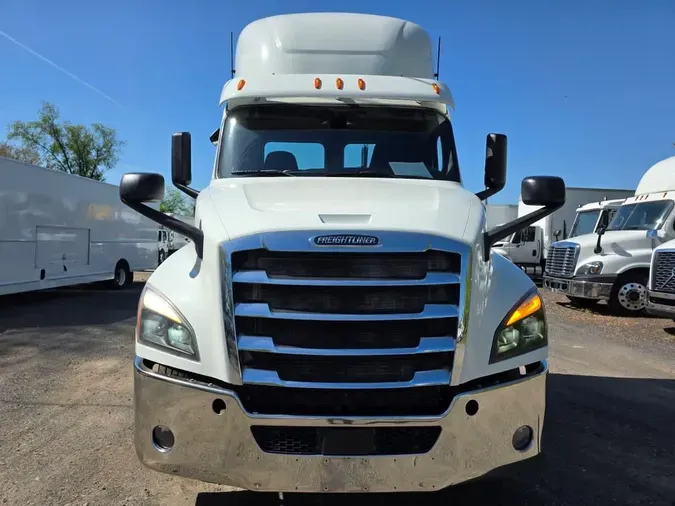 2019 FREIGHTLINER/MERCEDES NEW CASCADIA 126