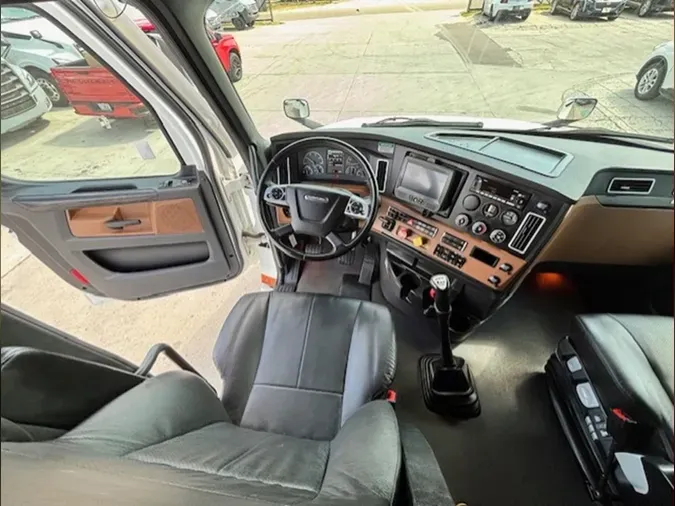 2023 Freightliner Cascadia 126
