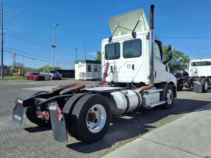 2020 FREIGHTLINER/MERCEDES NEW CASCADIA 116