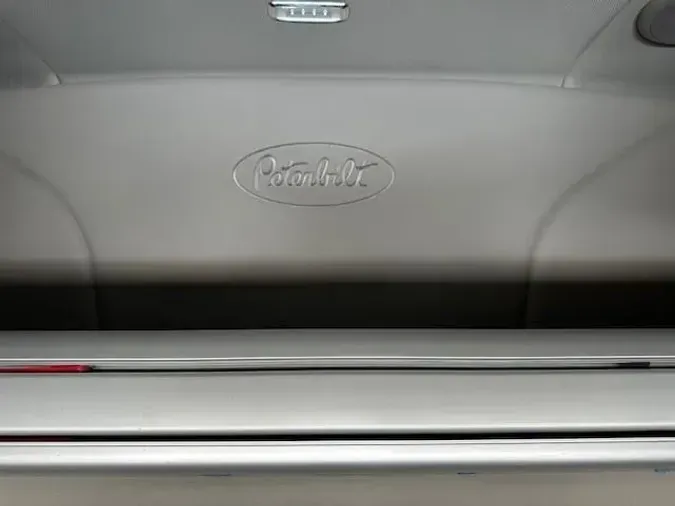 2023 Peterbilt 579