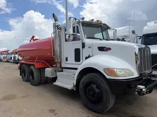 2014 PETERBILT 348
