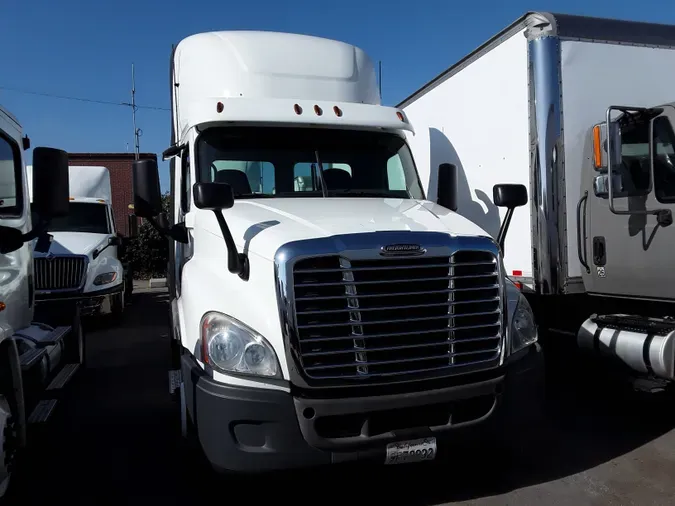 2018 FREIGHTLINER/MERCEDES CASCADIA 125