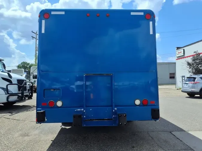 2017 FREIGHTLINER M2 106