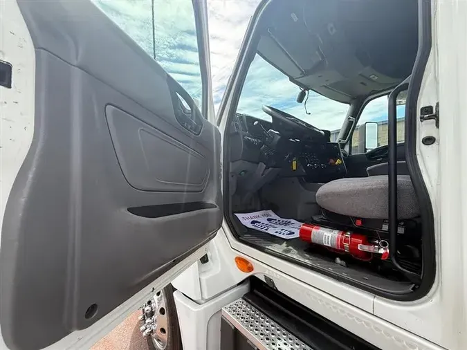 2021 INTERNATIONAL LT625