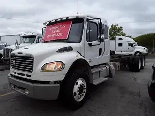 2017 FREIGHTLINER M2 106
