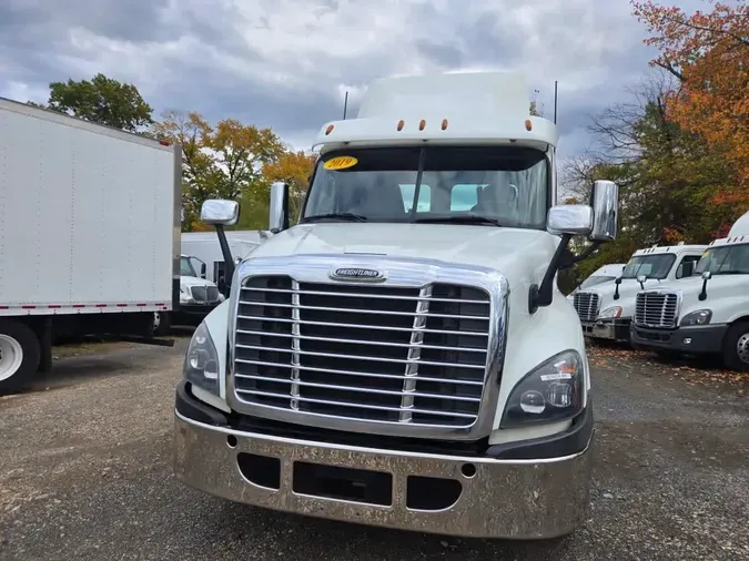 2019 FREIGHTLINER/MERCEDES CASCADIA 125