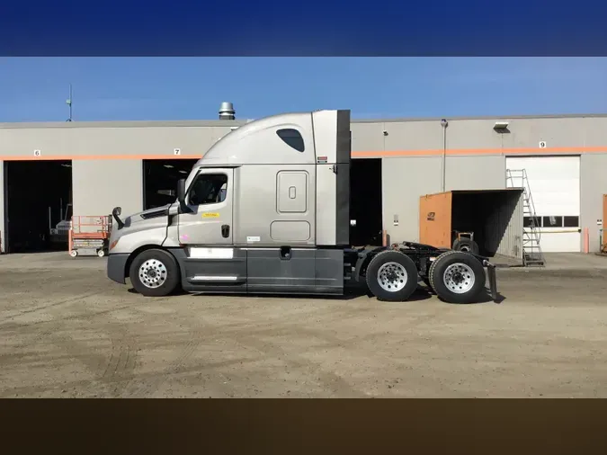 2024 Freightliner Cascadia 126