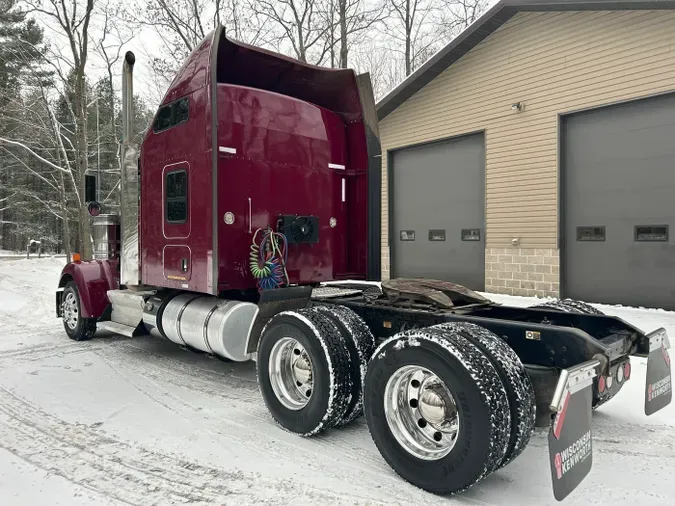 2021 Kenworth W900L