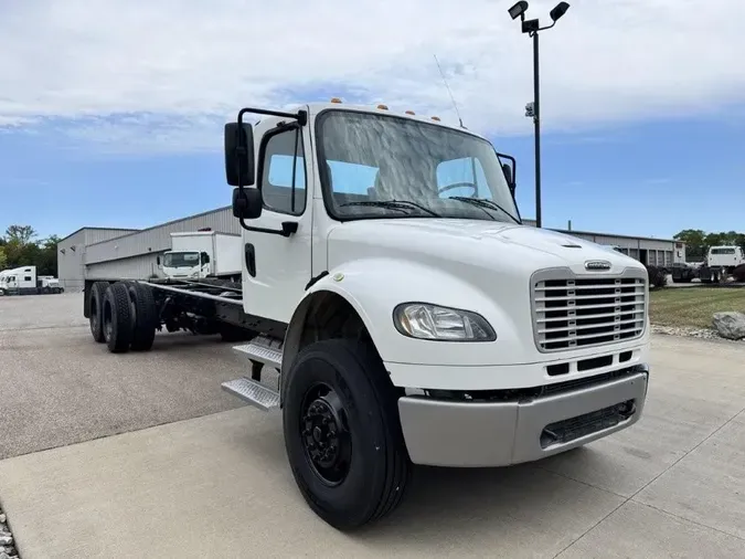 2020 Freightliner Business Class M2 106
