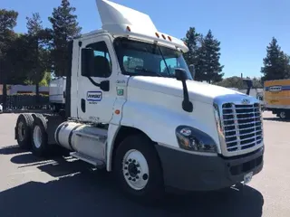 2017 FREIGHTLINER X12564ST