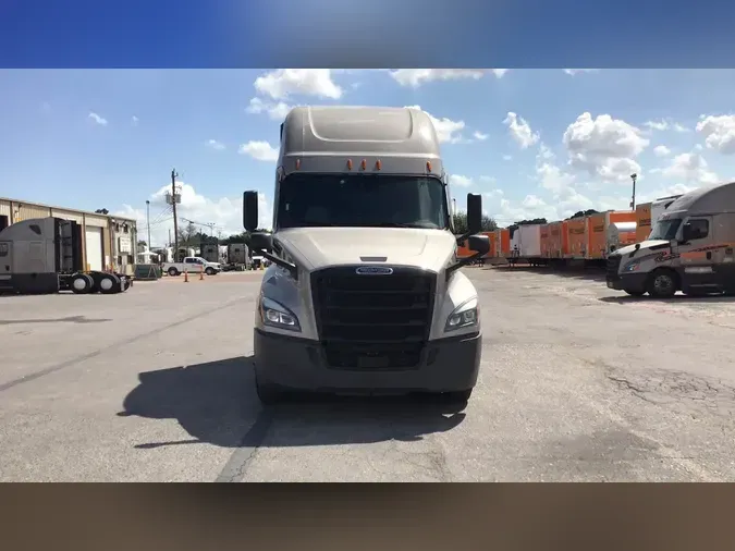 2022 Freightliner Cascadia 126