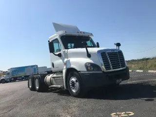 2016 FREIGHTLINER X12564ST