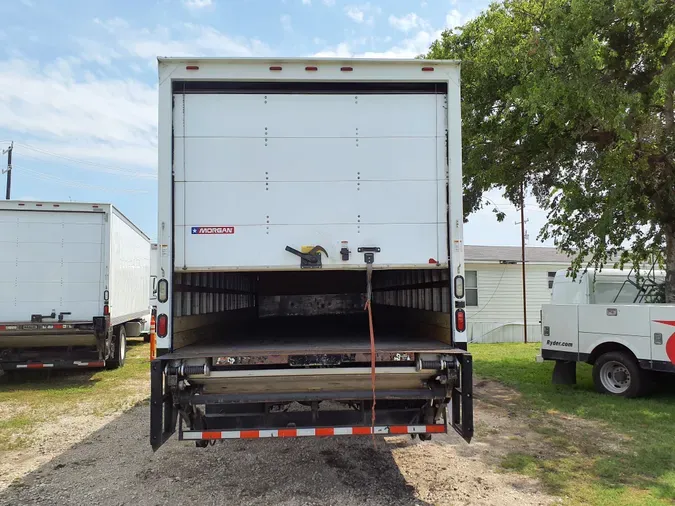 2014 FREIGHTLINER/MERCEDES M2 106