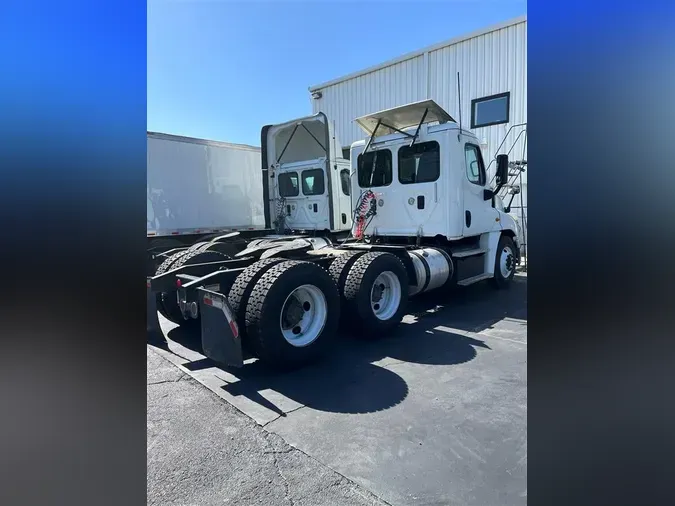 2016 FREIGHTLINER/MERCEDES CASCADIA 125