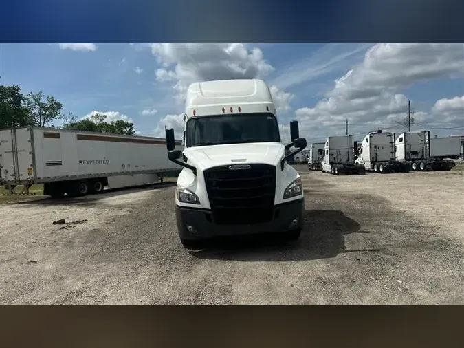 2020 FREIGHTLINER CA126