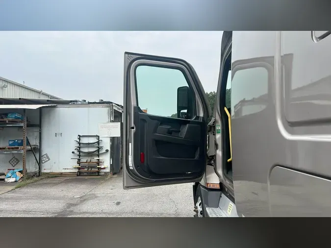 2023 Freightliner Cascadia 1261586445bb2fec4bc5d9d1e5a27cc767c