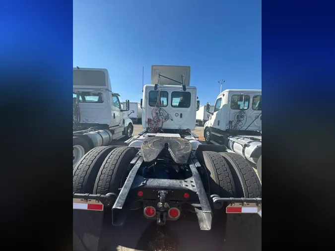 2020 FREIGHTLINER NEW CASCADIA 116