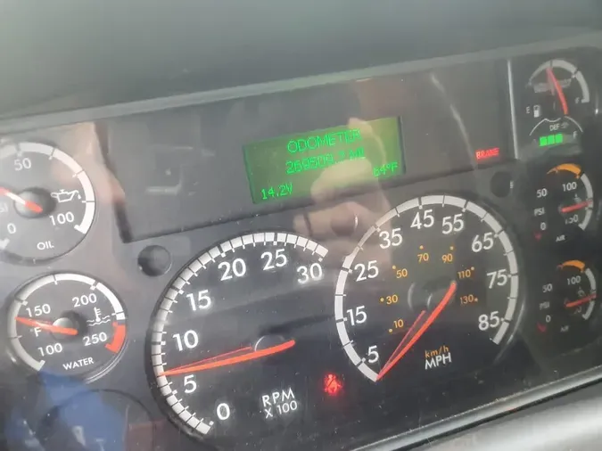 2019 FREIGHTLINER M2 106