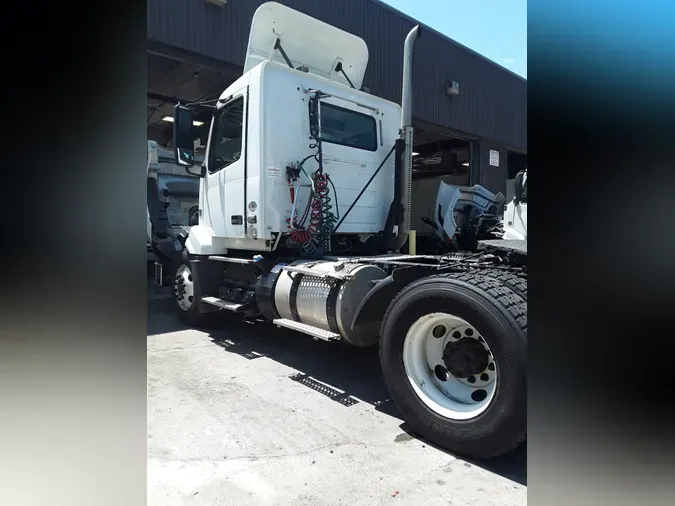 2016 VOLVO VNL42TRACTOR