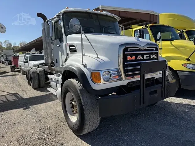 2007 MACK GRANITE CV713