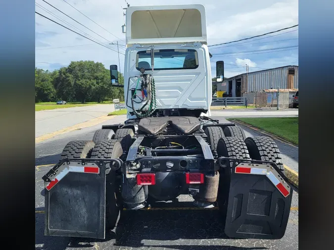 2018 NAVISTAR INTERNATIONAL LT625 DAYCAB T/A