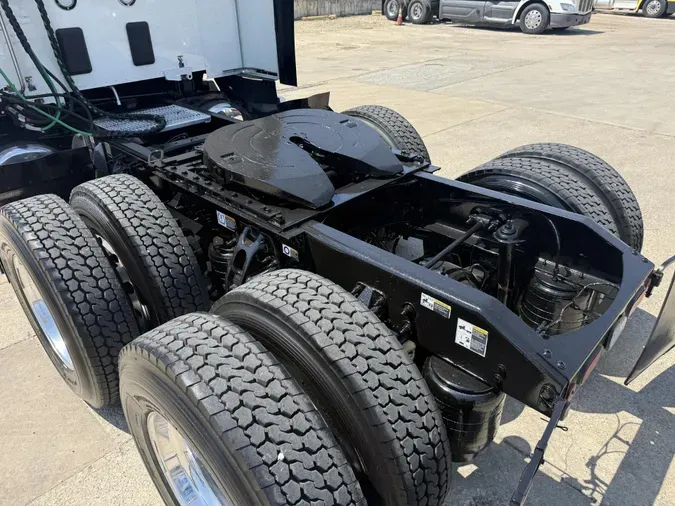 2023 Peterbilt 579158aa9d39f3b82545a52e28309cb42ee