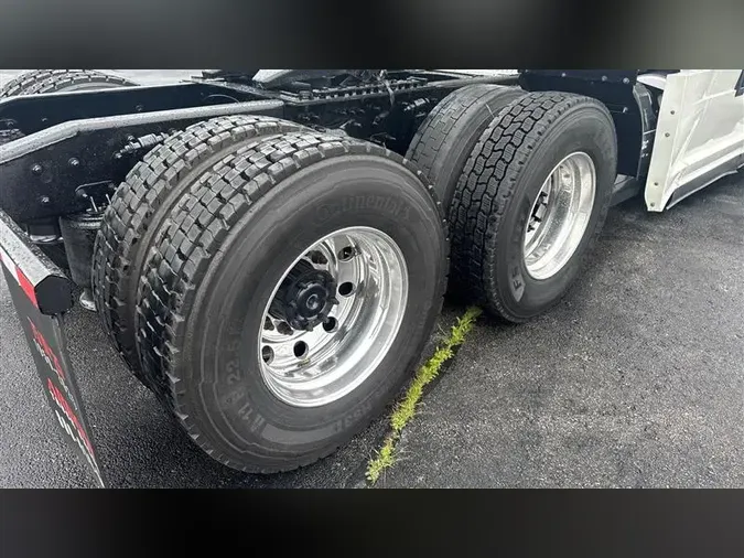 2021 FREIGHTLINER CA126