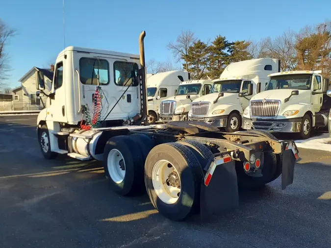 2017 FREIGHTLINER/MERCEDES CASCADIA 125