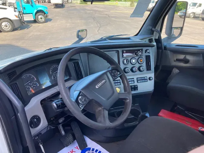 2021 Freightliner New Cascadia