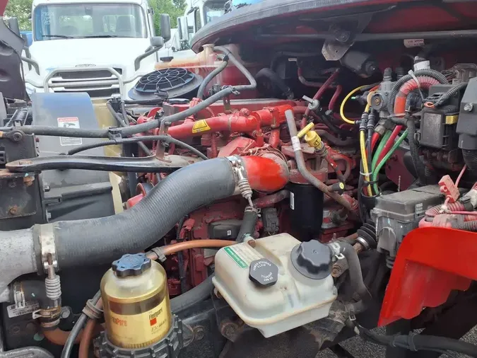 2017 FREIGHTLINER M2 106