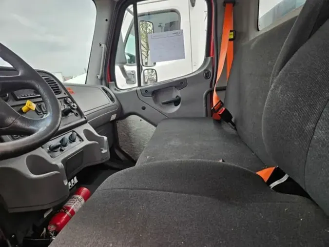 2018 FREIGHTLINER/MERCEDES M2 106