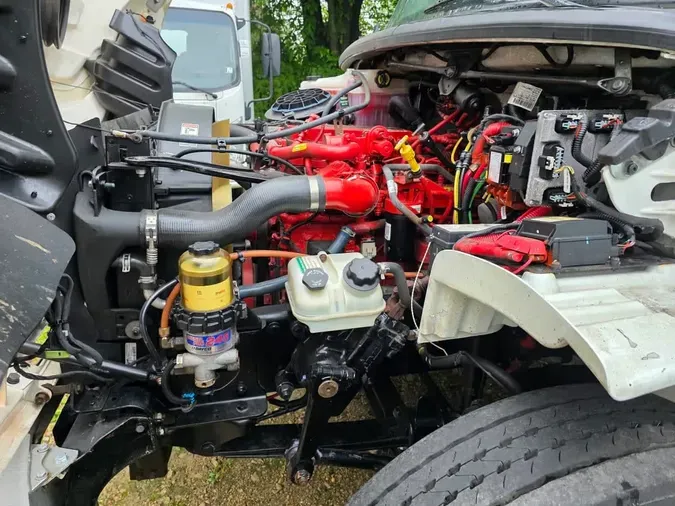 2018 FREIGHTLINER M2 106
