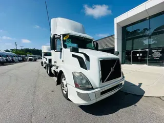 2018 Volvo VNL64T300