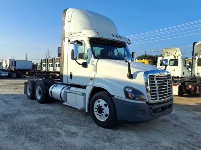 2020 FREIGHTLINER/MERCEDES CASCADIA 125