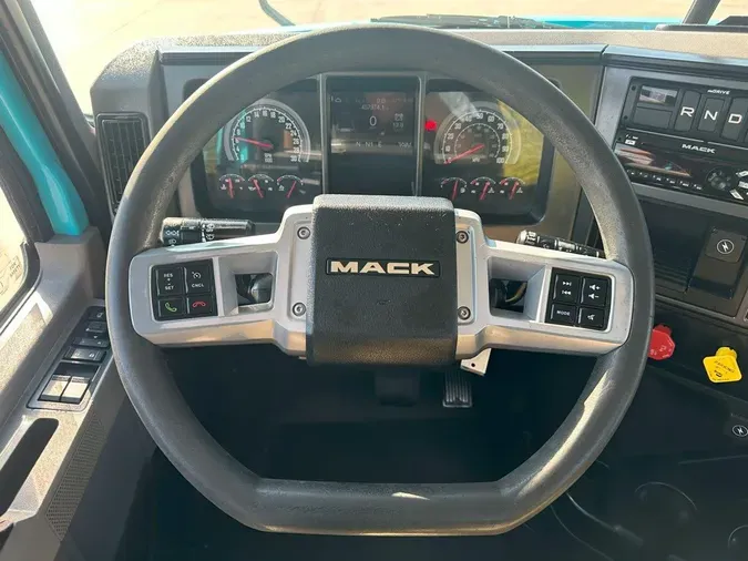 2020 MACK AN64T