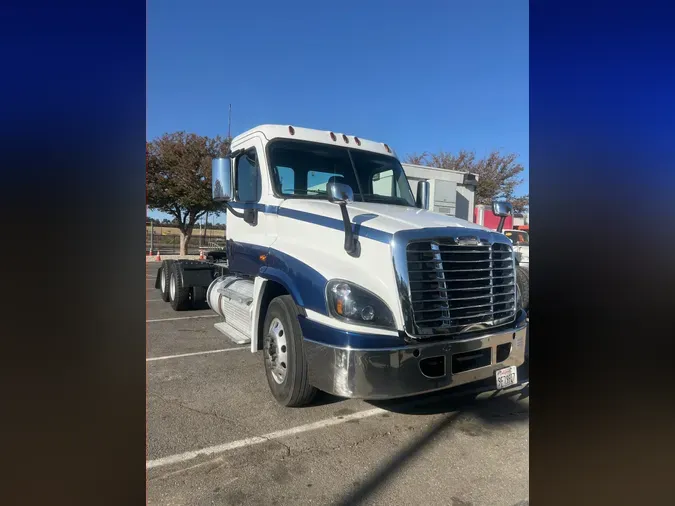 2018 FREIGHTLINER/MERCEDES CASCADIA 125