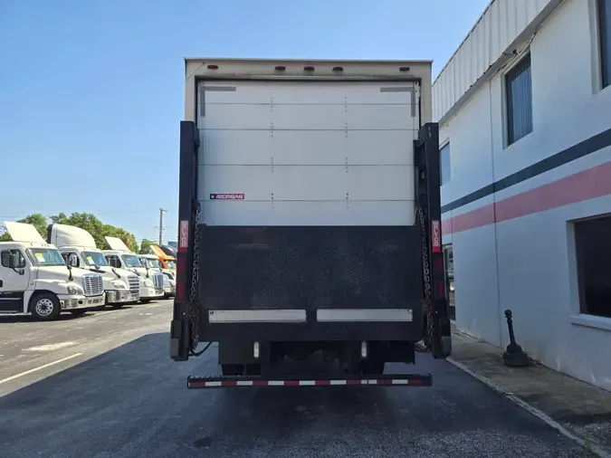 2016 FREIGHTLINER/MERCEDES M2 106