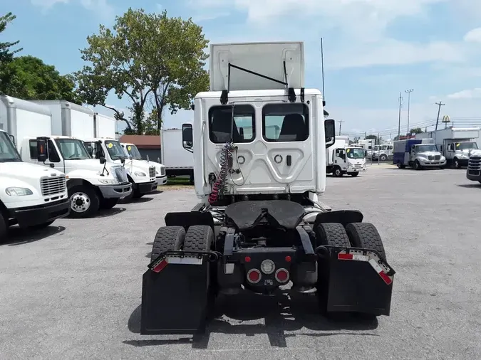 2020 FREIGHTLINER NEW CASCADIA 126